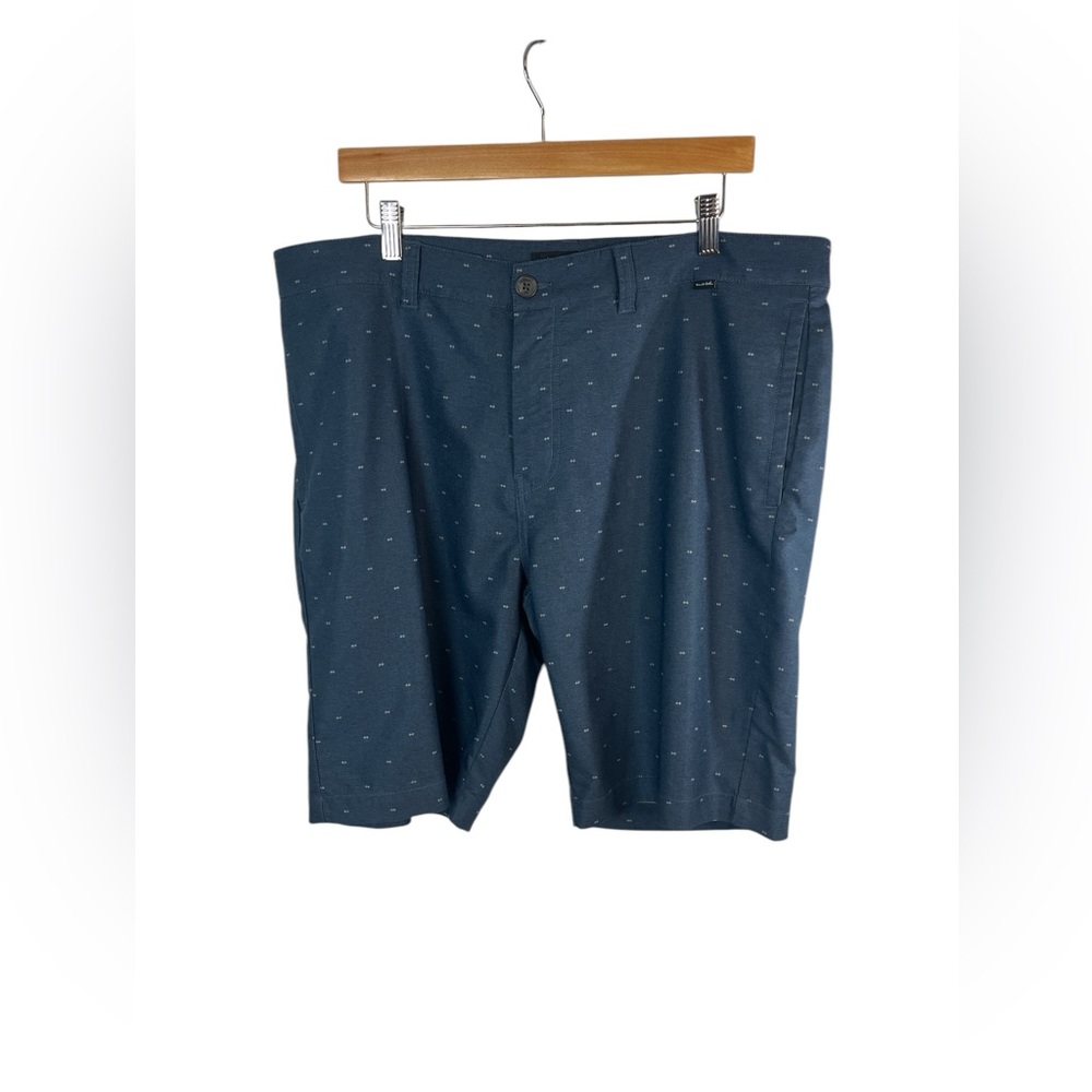 Travis Mathew mens blue and gray golf shorts size‎ 38